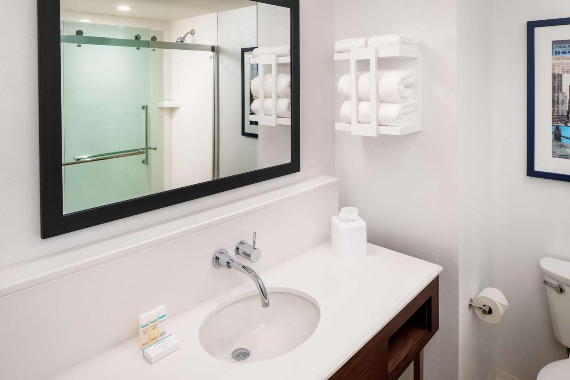 Hampton Inn Boston Seaport District מראה חיצוני תמונה
