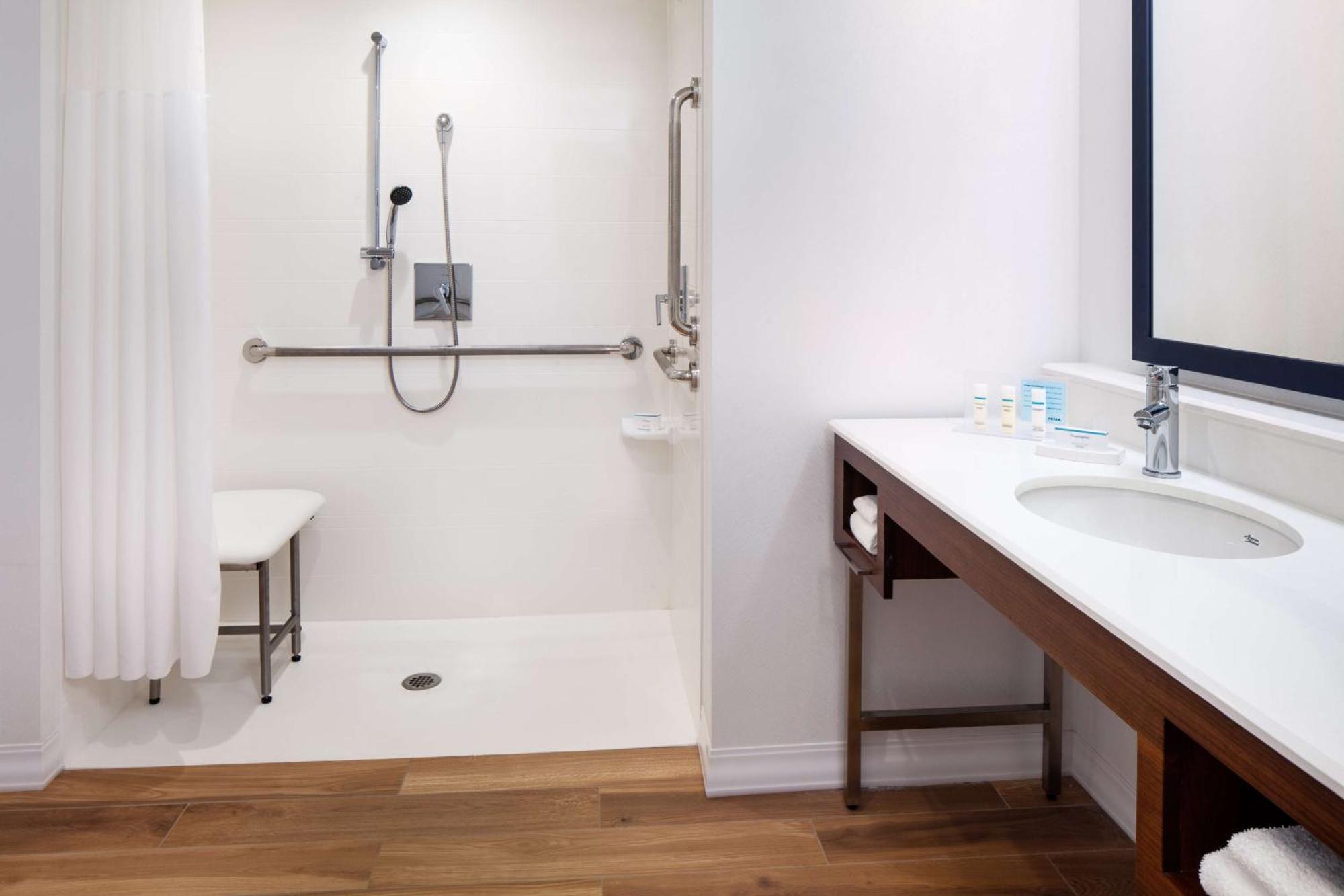 Hampton Inn Boston Seaport District מראה חיצוני תמונה