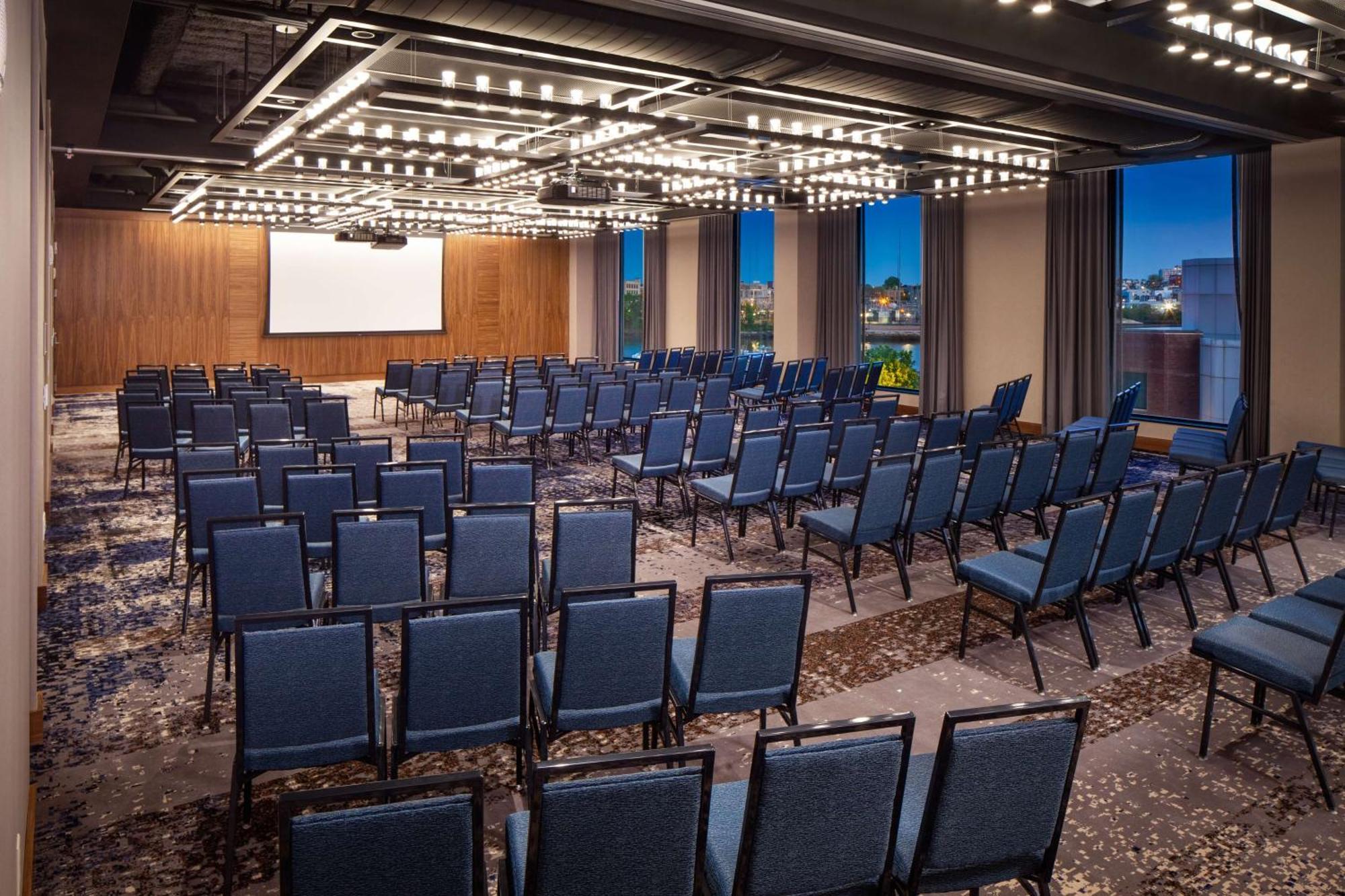 Hampton Inn Boston Seaport District מראה חיצוני תמונה