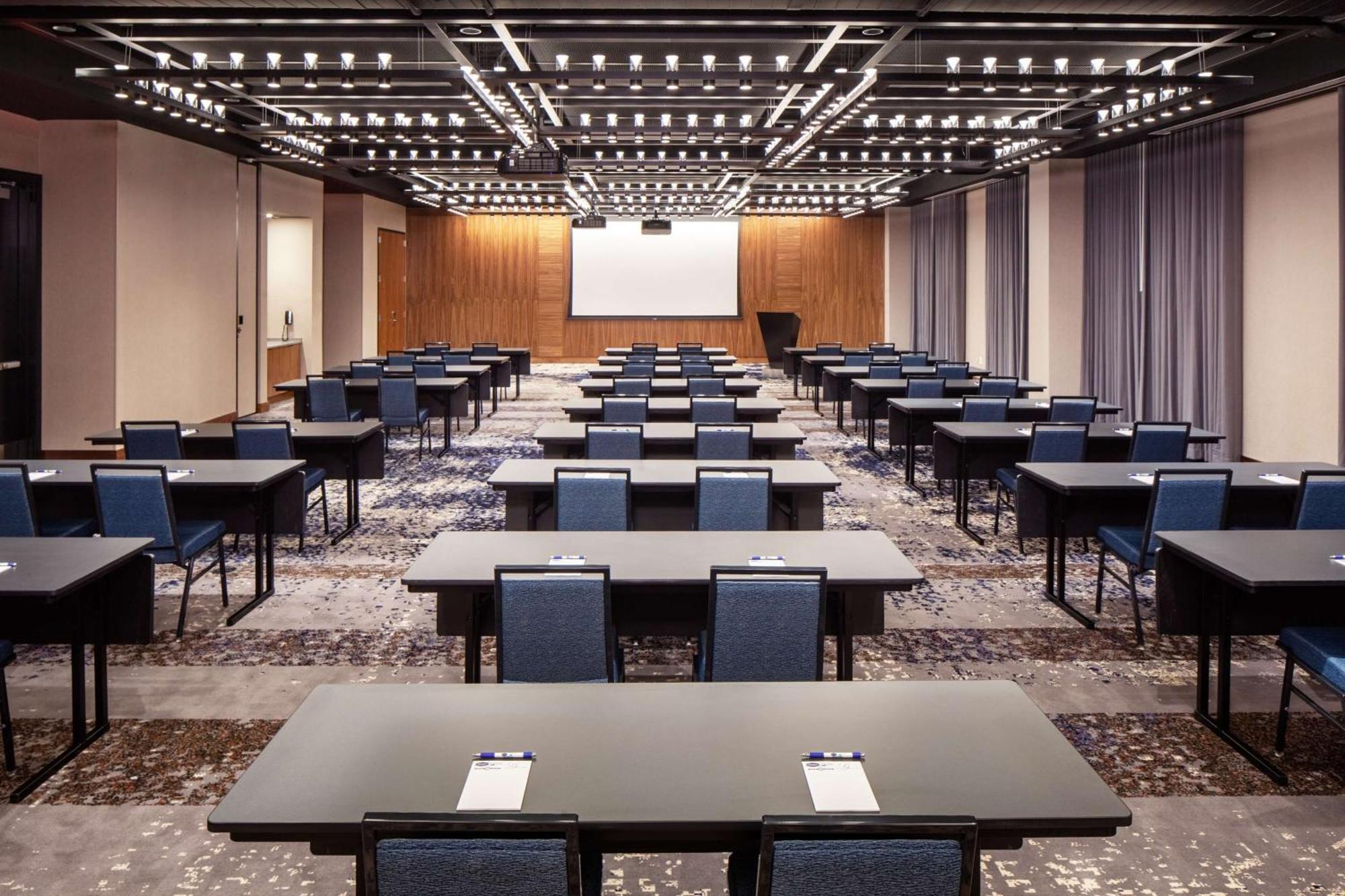 Hampton Inn Boston Seaport District מראה חיצוני תמונה